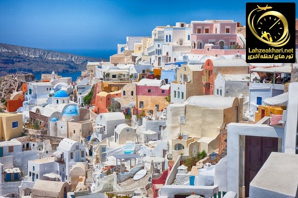 گرفتن حمام آفتاب در یک جزیره یونانی